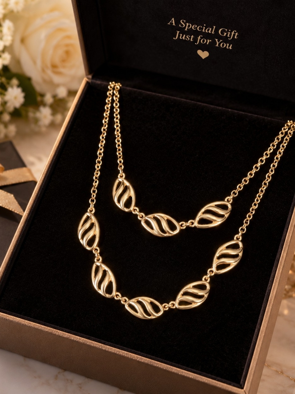 DESIGNER DOUBLE-LAYER GOLD-TONE NECKLACE . Stainless Steel.